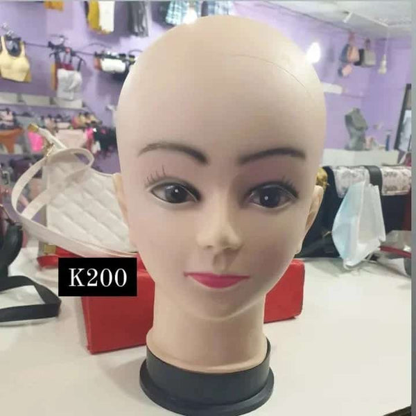 Mannequin heads for wigs